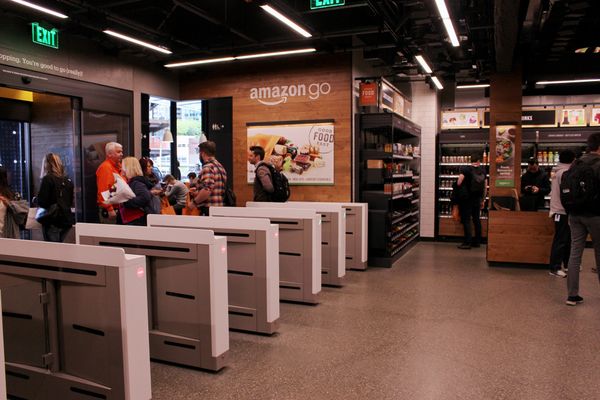 amazon go cashierless store