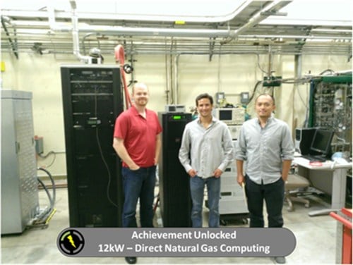 Fuel cell system directly powers the data center servers