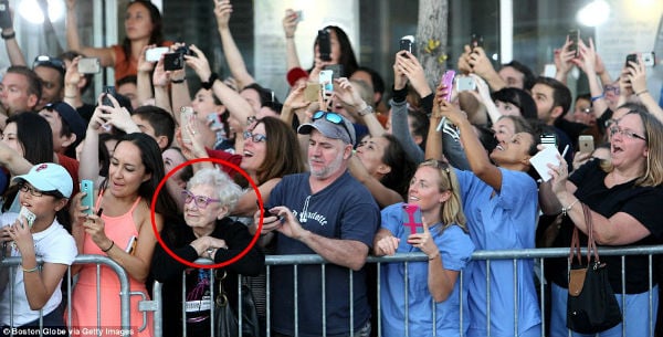 old lady without a phone