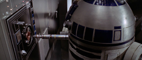 r2-d2-trash-compactor.jpg