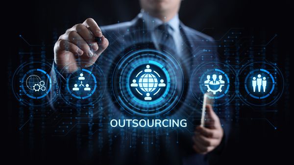 benefits of outsourcing your it