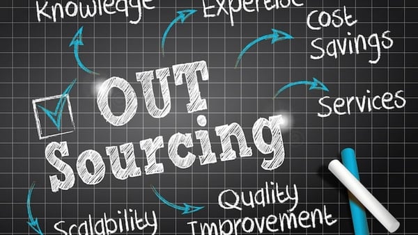 it outsourcing benefits